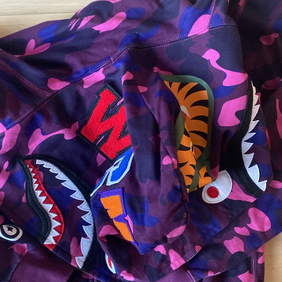 BAPE purple camo shark hoodie Men’s Medium Mint condition, Barely worn $ 250 CDN - Picture 4 of 8